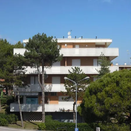 Family Steps From Pluto Apartment Bibione