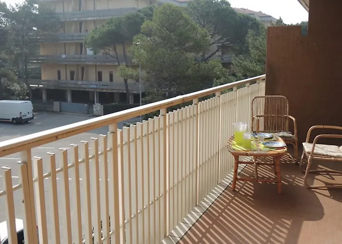 Apartment Family Steps From Pluto *