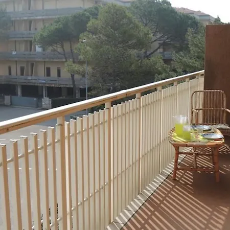 Daire Family Steps From Pluto *