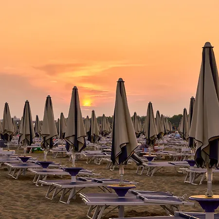 Family Steps From Pluto Appartement Bibione