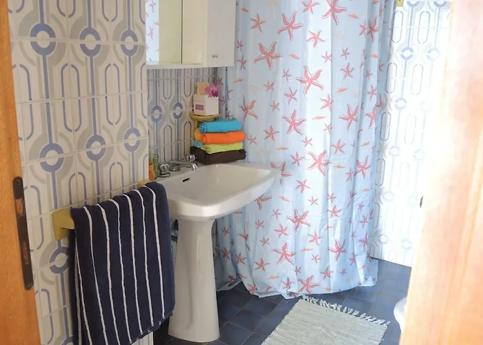 Family Steps From Pluto Бібіоне