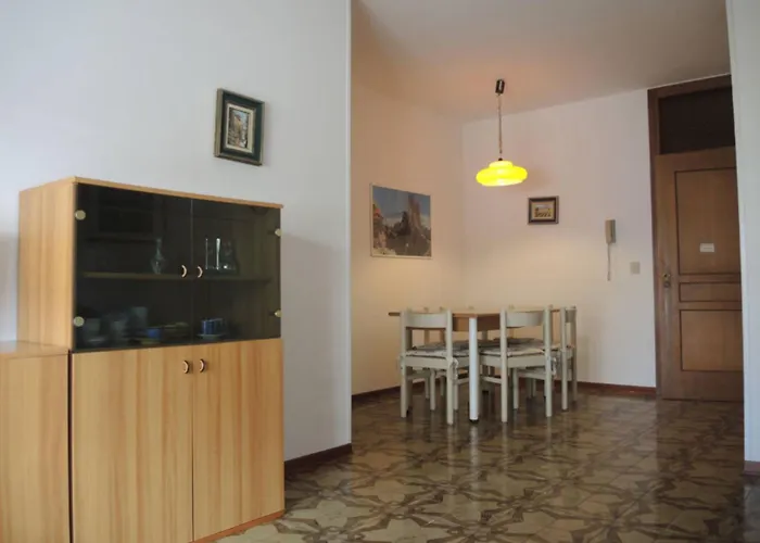 Апартаменти Family Steps From Pluto *